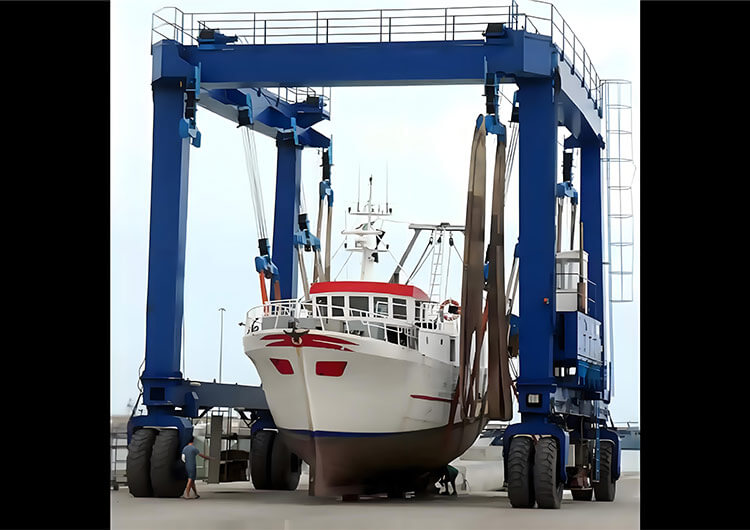 Yacht Handling crane