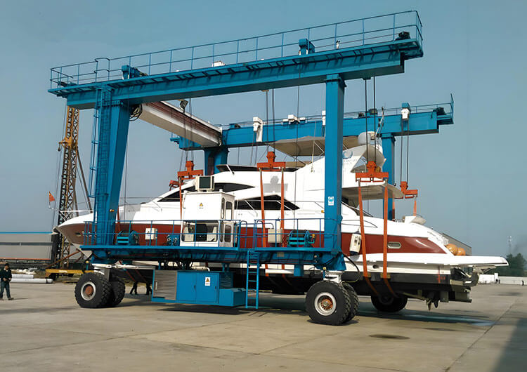 Yacht Handling crane