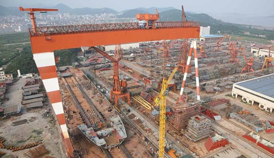 Ship building gantry cranes