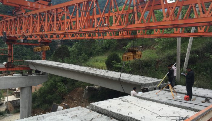 Bridge Deck Construction – Heavy Component Handling