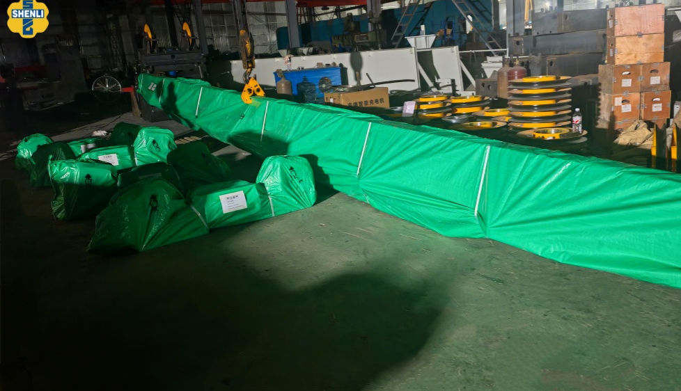 End beam for overhead crane