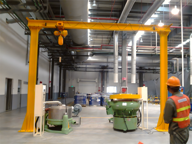 Fixed type small gantry crane bolted to the floor, highly stable, ideal for permanent workstations.