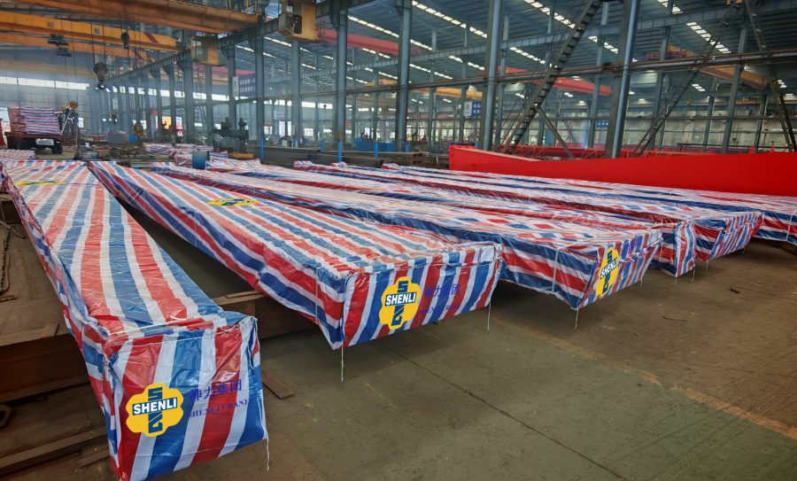 Packaged electric gantry crane outriggers