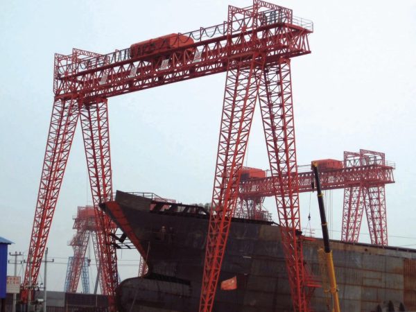 Shipyard Gantry Crane Designed for ultra-heavy lifting in shipbuilding and offshore engineering.