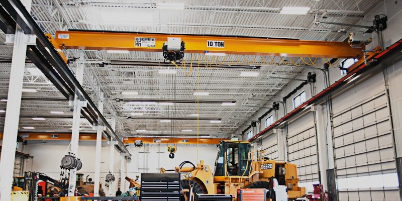 Warehousing & Steel Distribution overhead crane